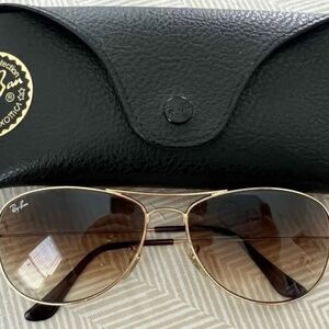 Ray-Ban Gold Aviator Sunglasses with Brown Gradient Lenses